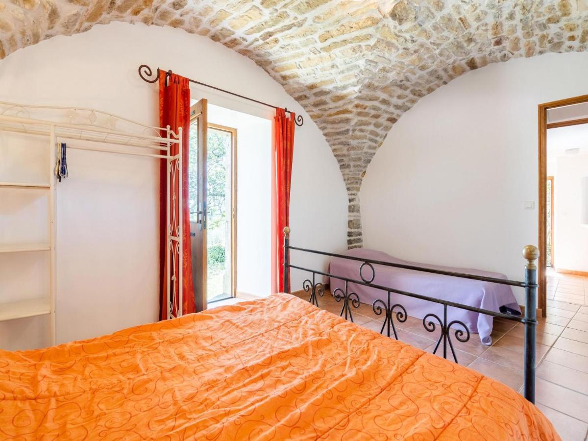 Classy Holiday Home In Les Vans With Pool Chambonas Zewnętrze zdjęcie