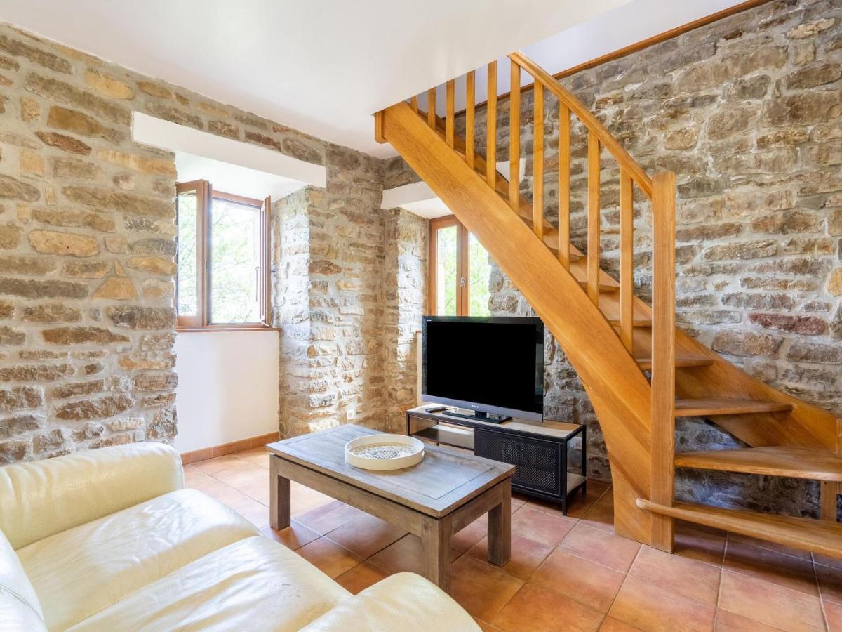 Classy Holiday Home In Les Vans With Pool Chambonas Zewnętrze zdjęcie