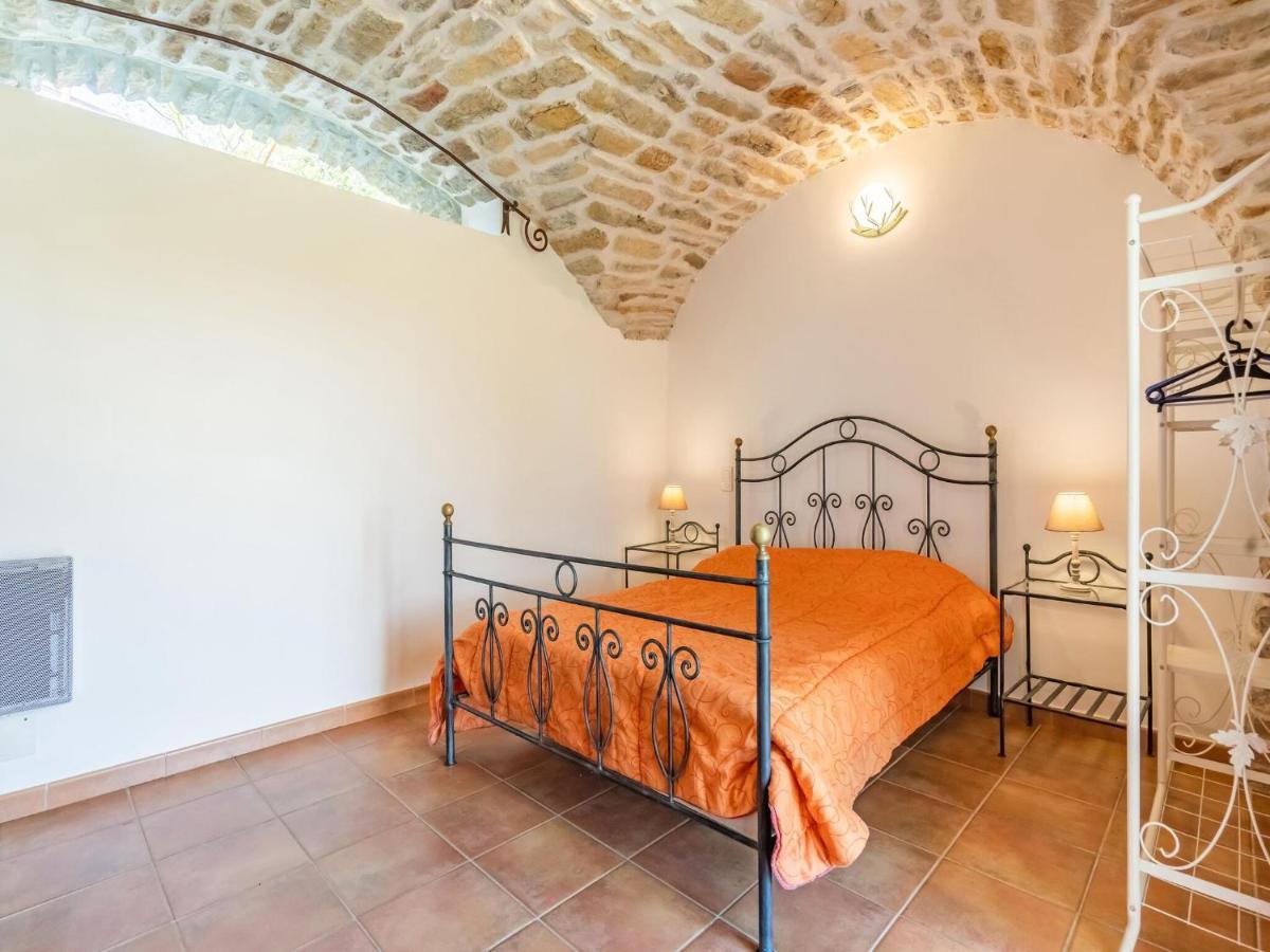Classy Holiday Home In Les Vans With Pool Chambonas Zewnętrze zdjęcie